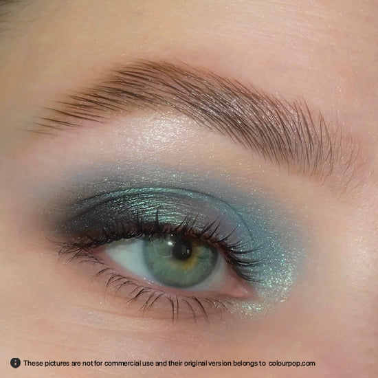 Set on sapphire shadow palette