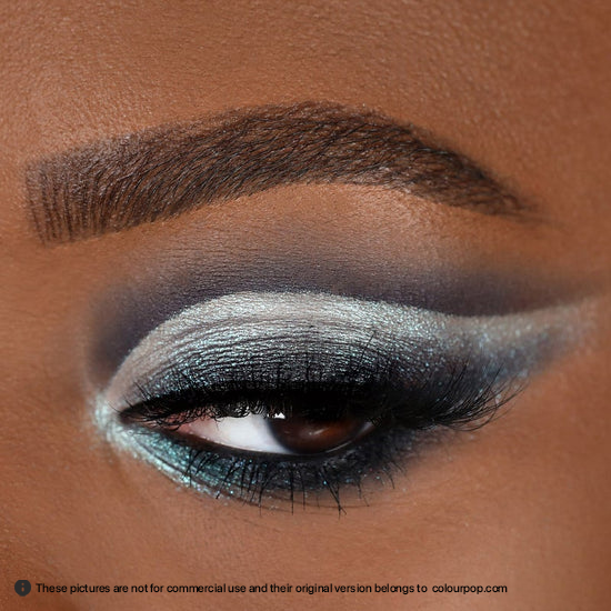 Set on sapphire shadow palette